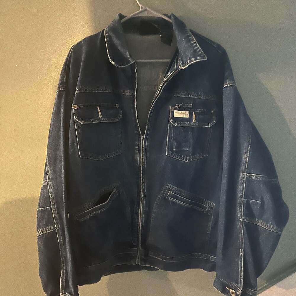 90s denim Rocawear oversized jacket good condition(zipper broke easy fix)